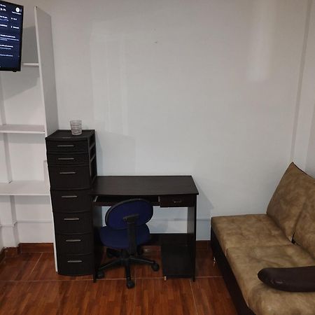Noras Homestay Laureles Медельин Экстерьер фото