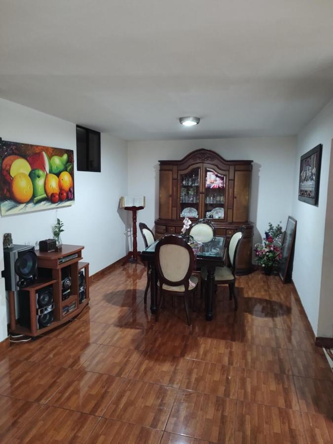 Noras Homestay Laureles Медельин Экстерьер фото