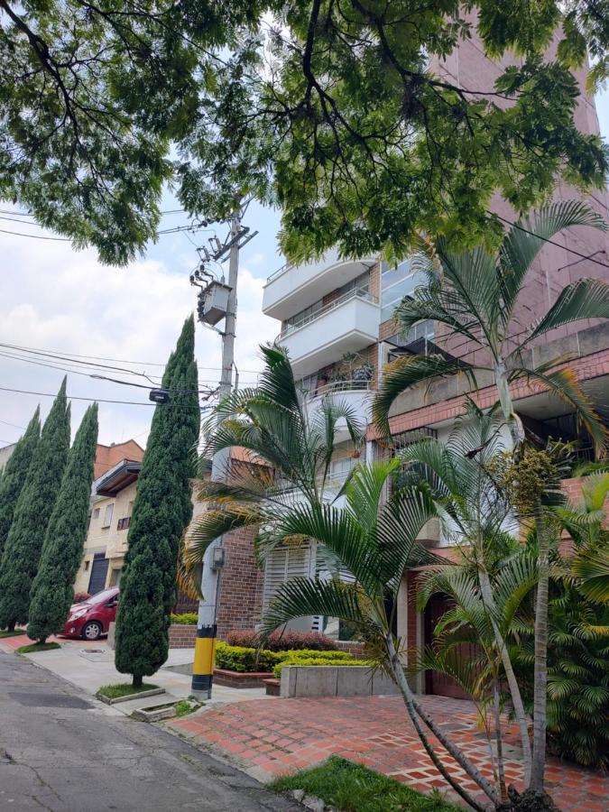 Noras Homestay Laureles Медельин Экстерьер фото