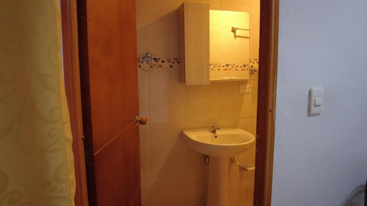 Noras Homestay Laureles Медельин Экстерьер фото