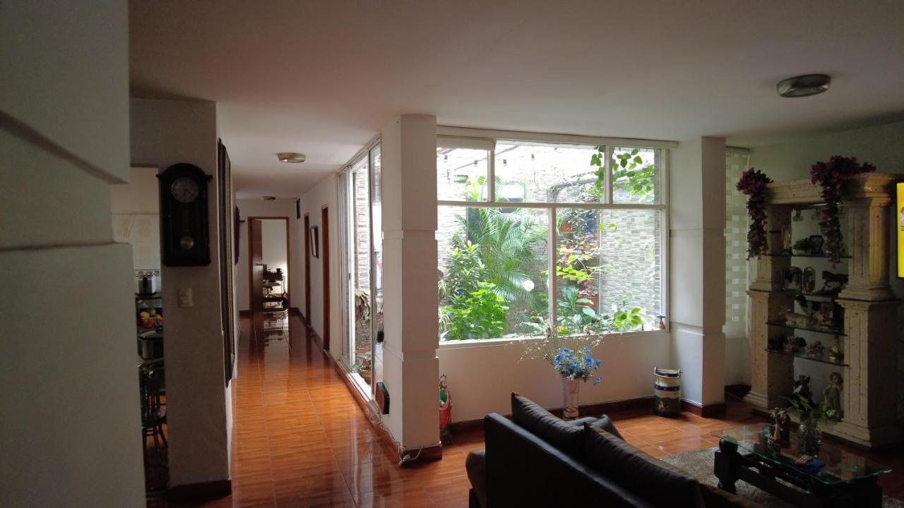 Noras Homestay Laureles Медельин Экстерьер фото