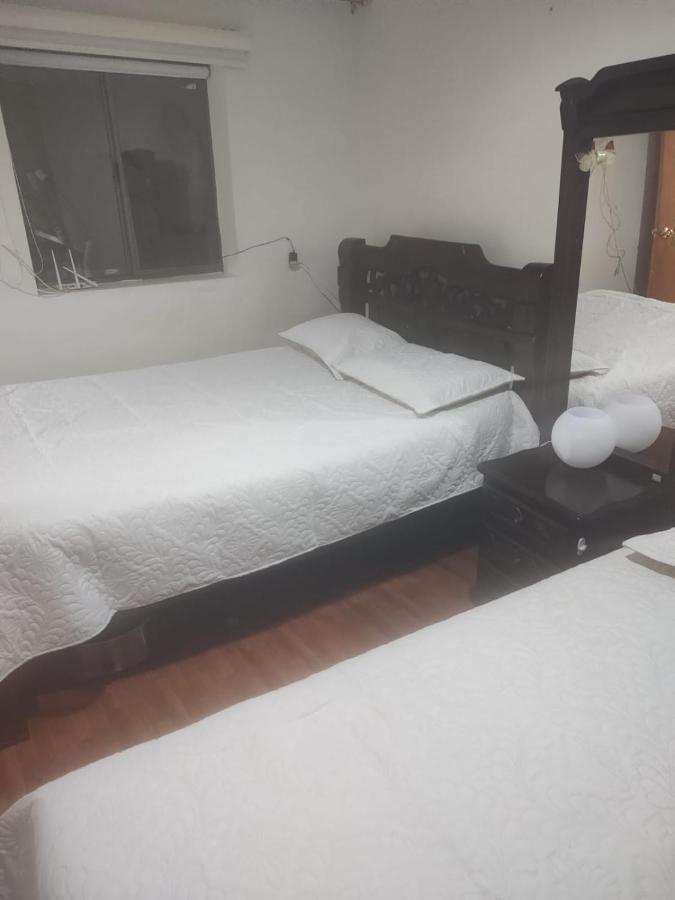Noras Homestay Laureles Медельин Экстерьер фото