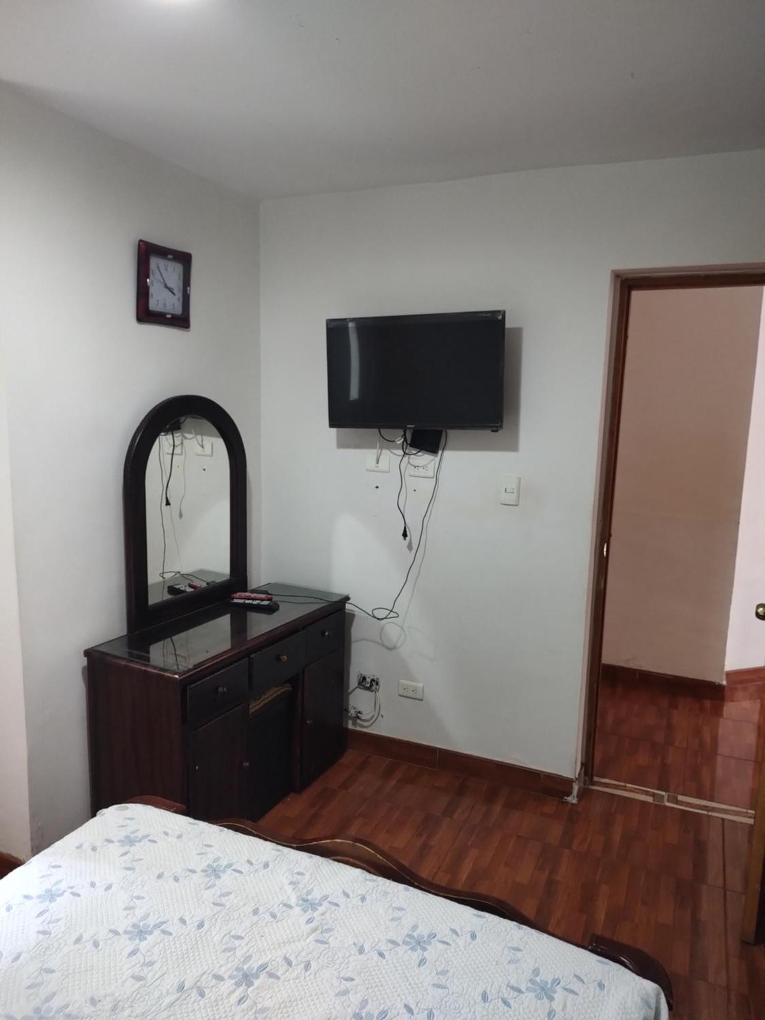 Noras Homestay Laureles Медельин Экстерьер фото